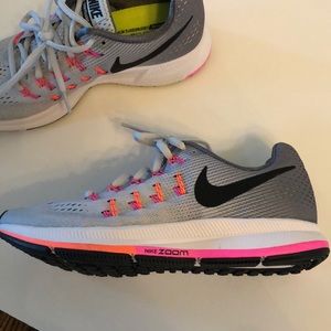 New Nike Zoom Pegasus 33 size 7.5 light gray